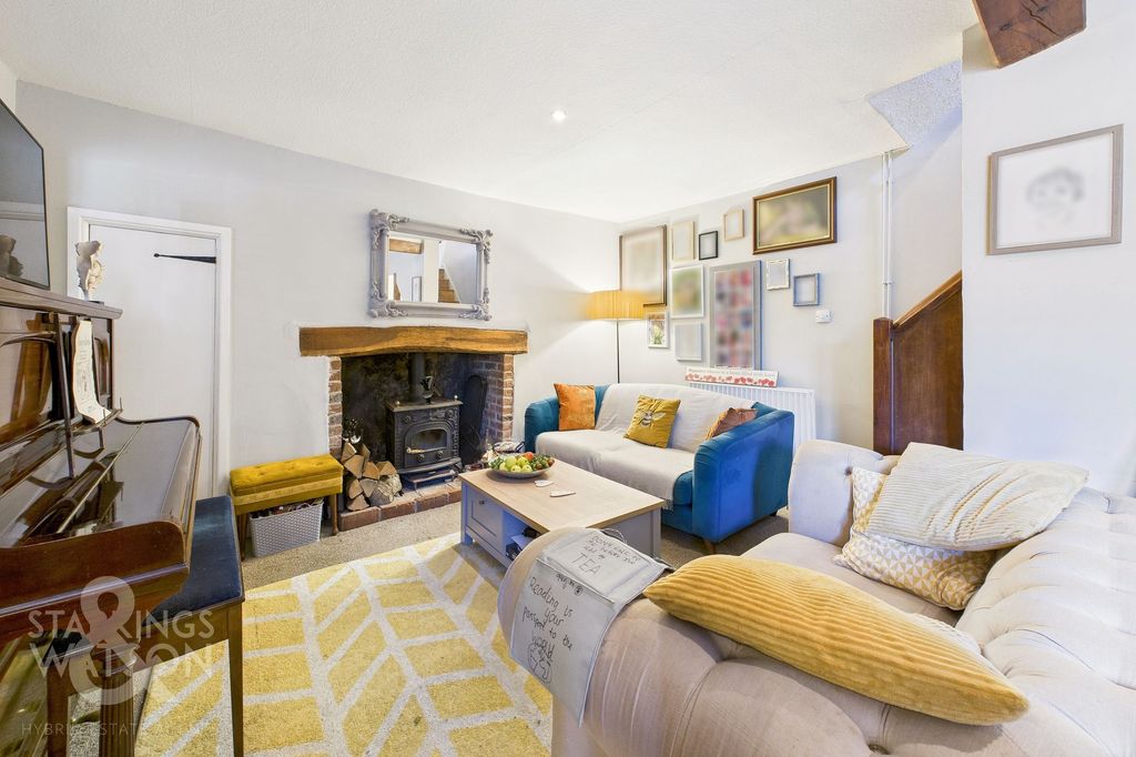 Property photo 2 of 27