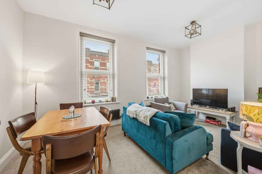 Property photo 2 of 9 Picture 2