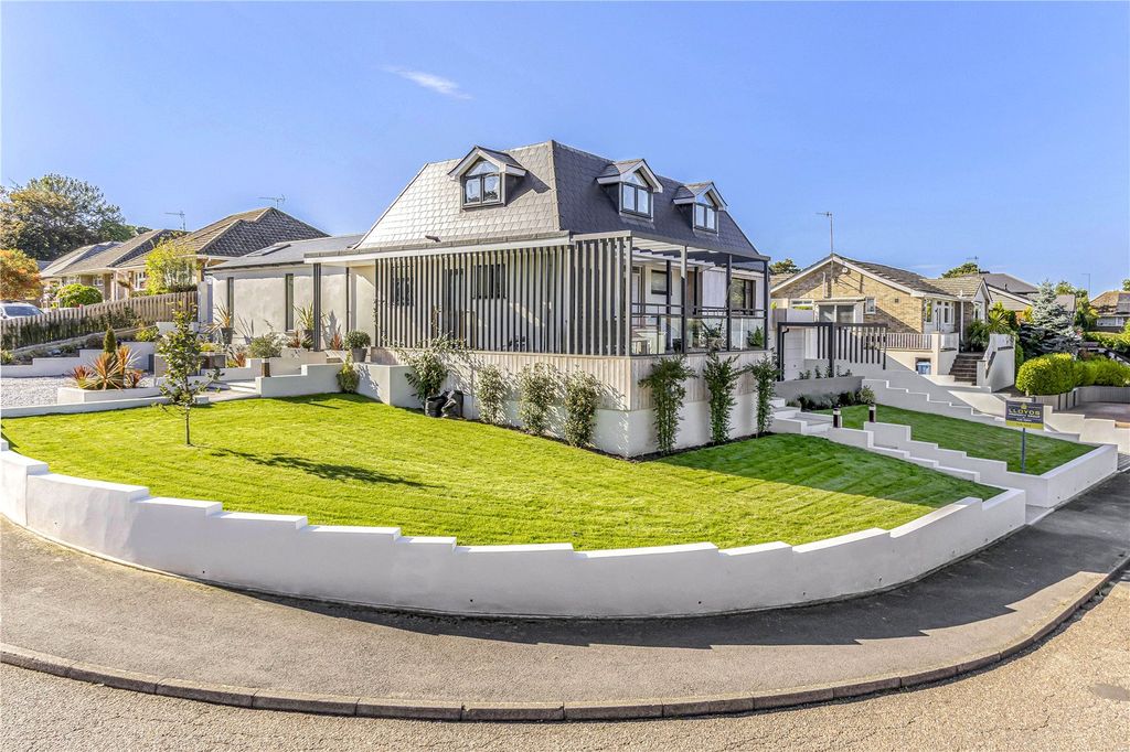 Property photo 1 of 25 Hurst Hill