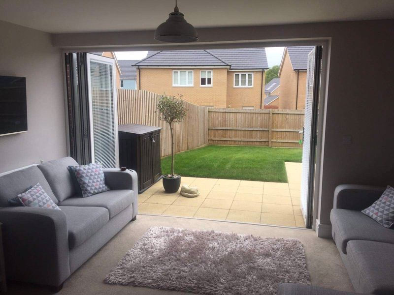 Property photo 3 of 10 Lounge Area