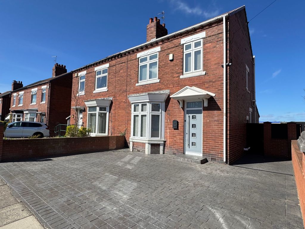 Property photo 1 of 28