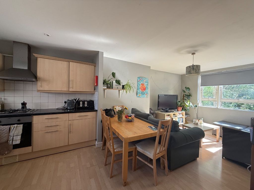 Property photo 2 of 13 5235391