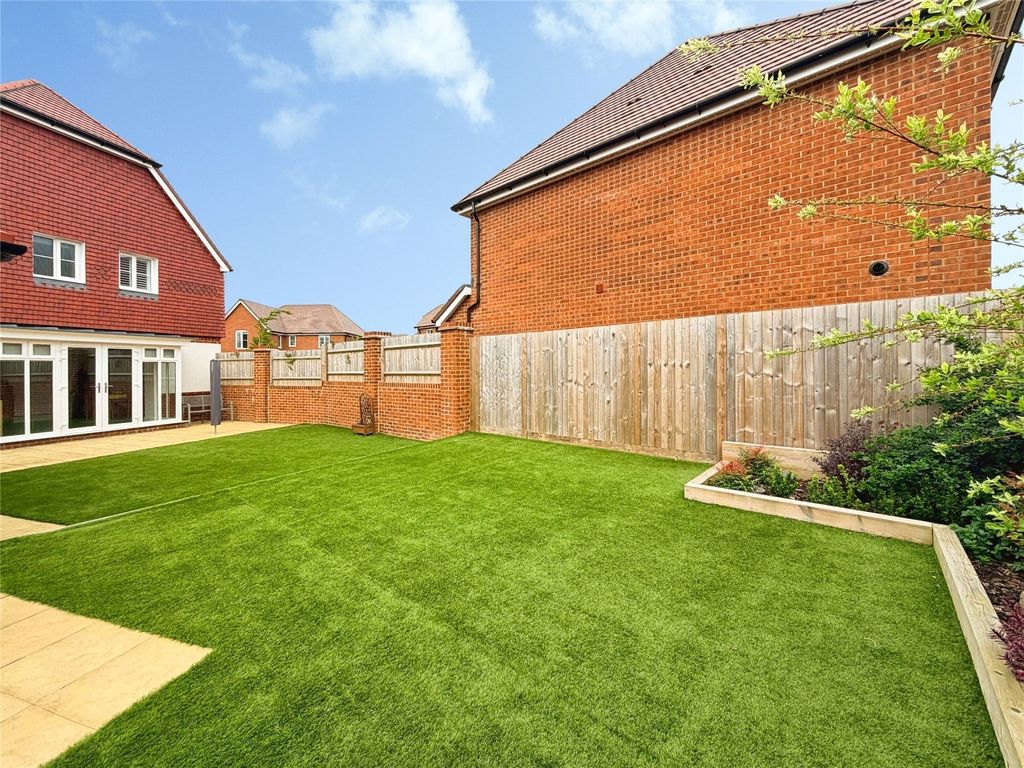 Property photo 2 of 31 Picture No. 19