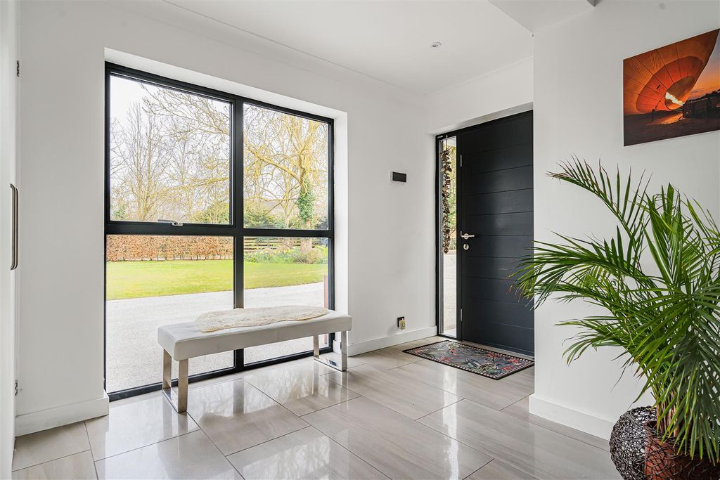 Property photo 2 of 41 76_75876.Jpg