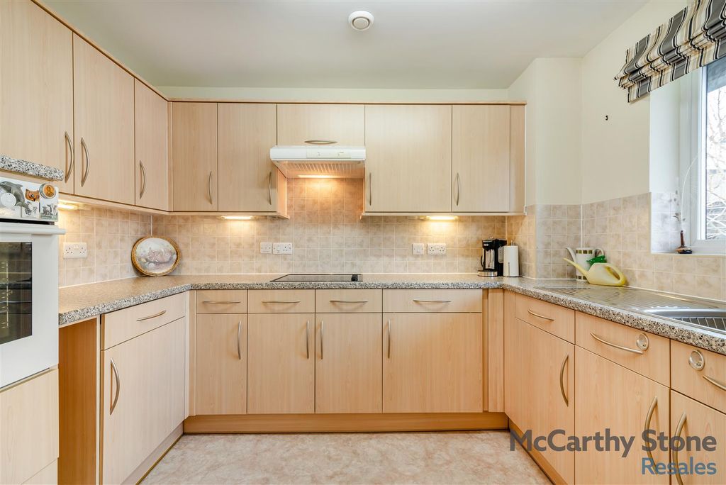Property photo 3 of 47 8673064-Interior19.Jpg