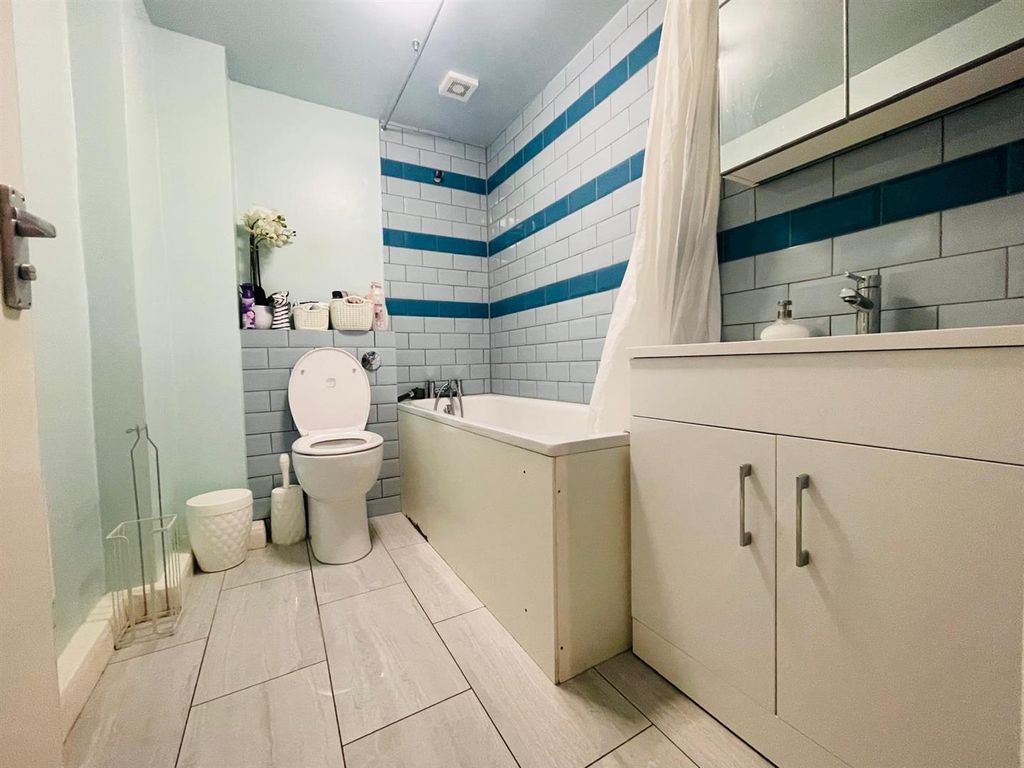 Property photo 3 of 11 P6.Jpg