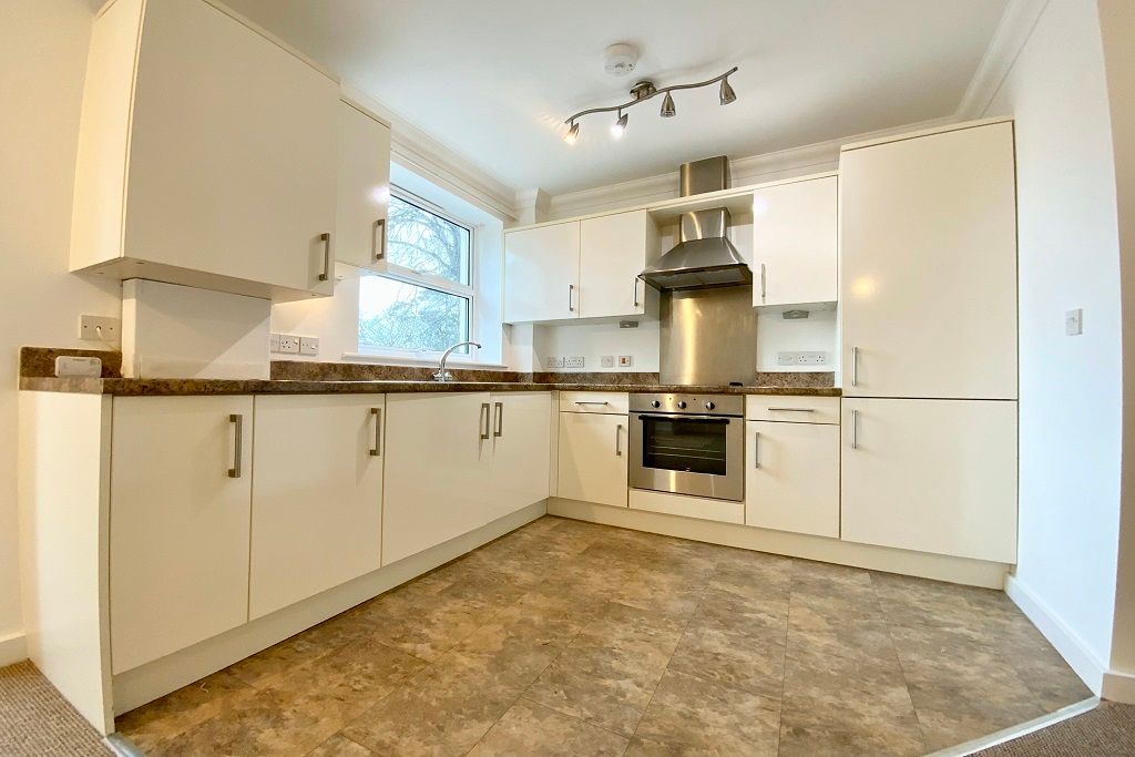 Property photo 2 of 9 Kitchen