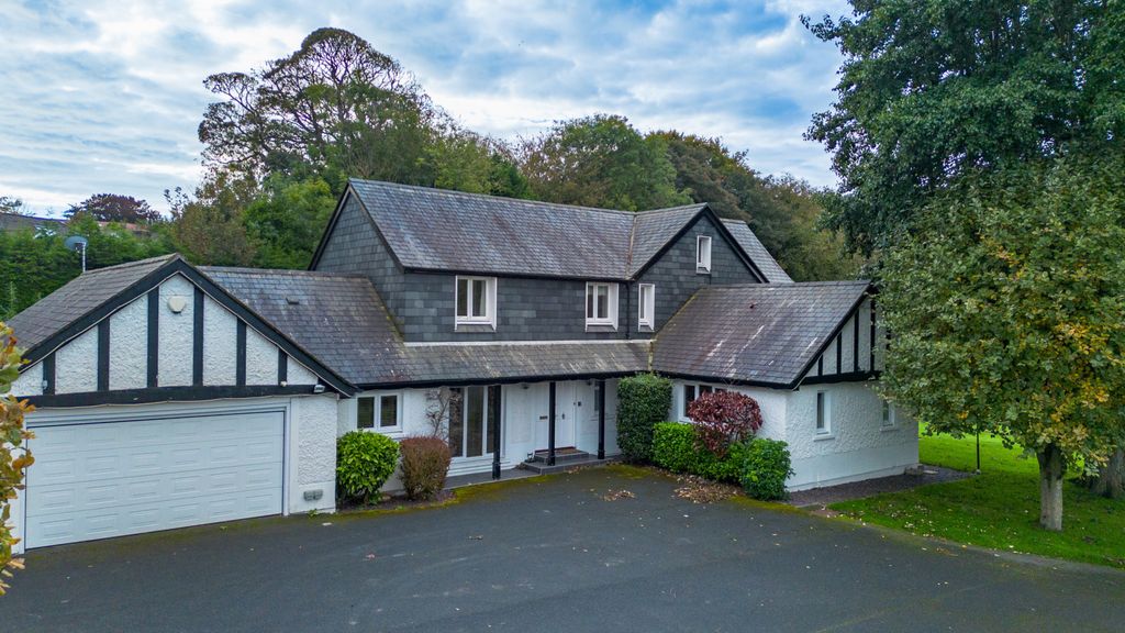 Property photo 2 of 55