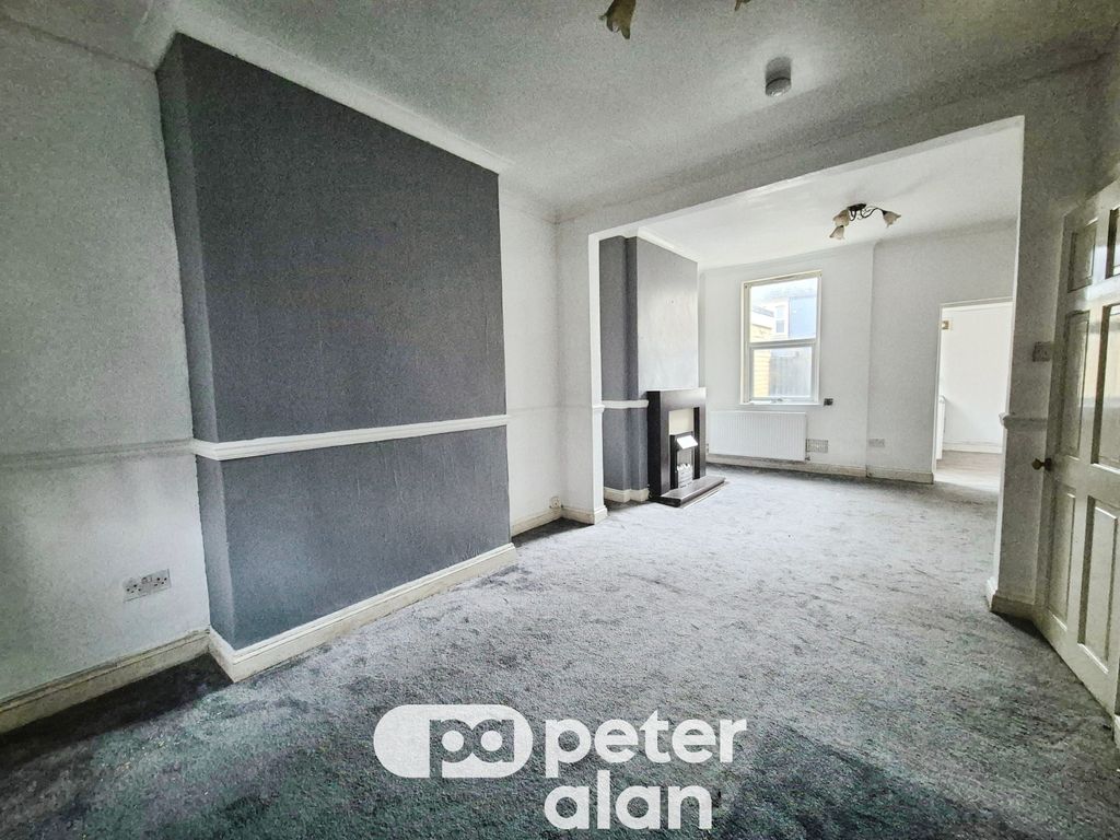 Property photo 2 of 8 Image