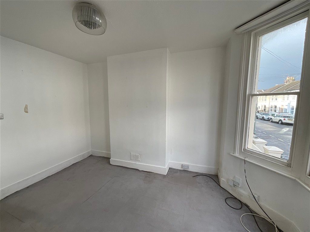 Property photo 1 of 5 Lounge