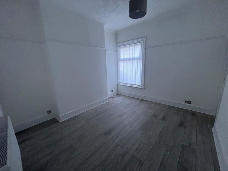 Property photo 3 of 8 Photo 2