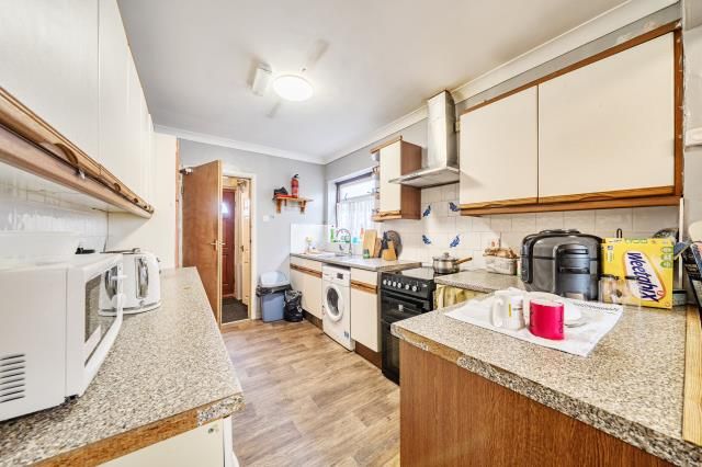Property photo 3 of 21 Kitchen