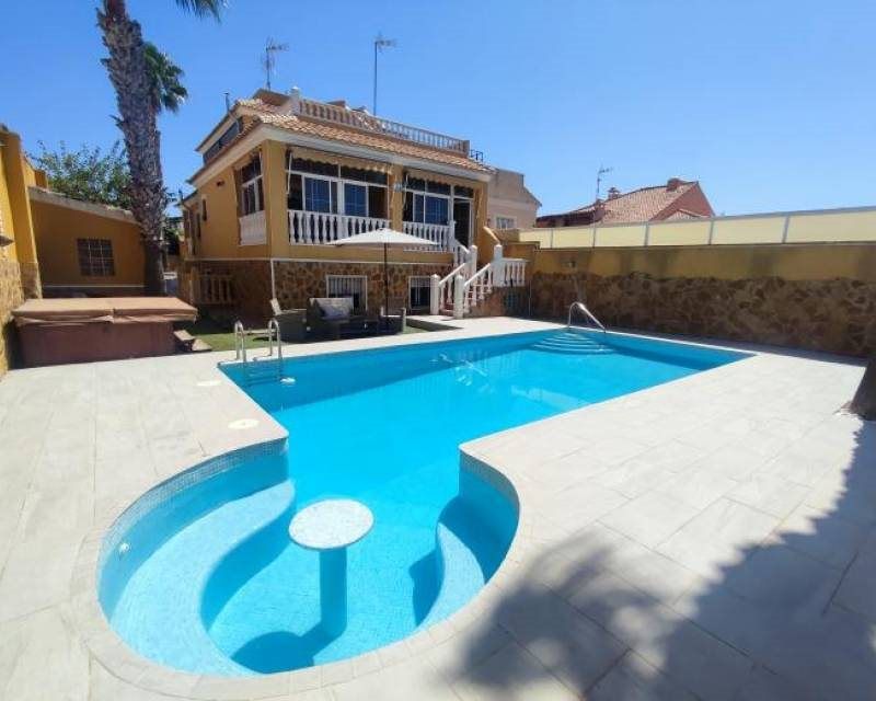 Property photo 1 of 29
