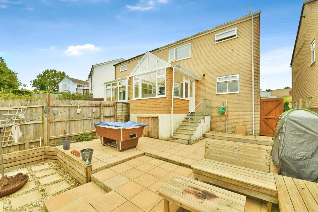 Property photo 3 of 17