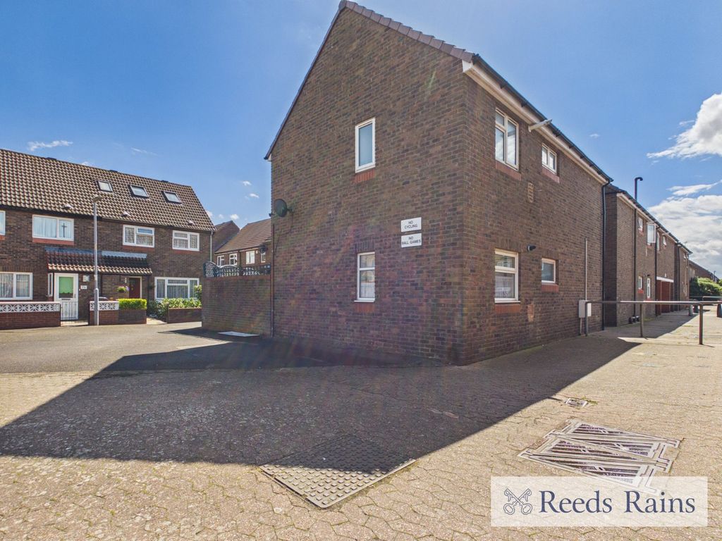 Property photo 1 of 19 Picture No. 23