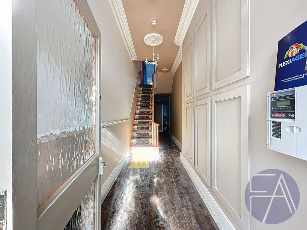 Property photo 3 of 40 4557383