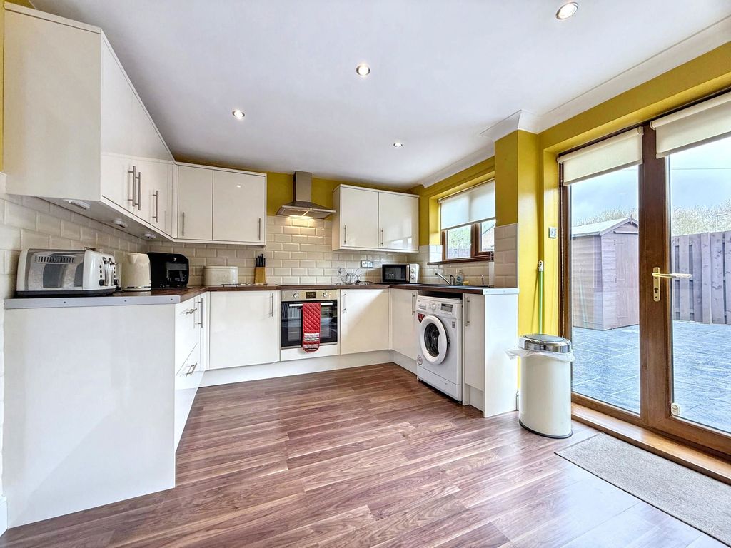 Property photo 3 of 22