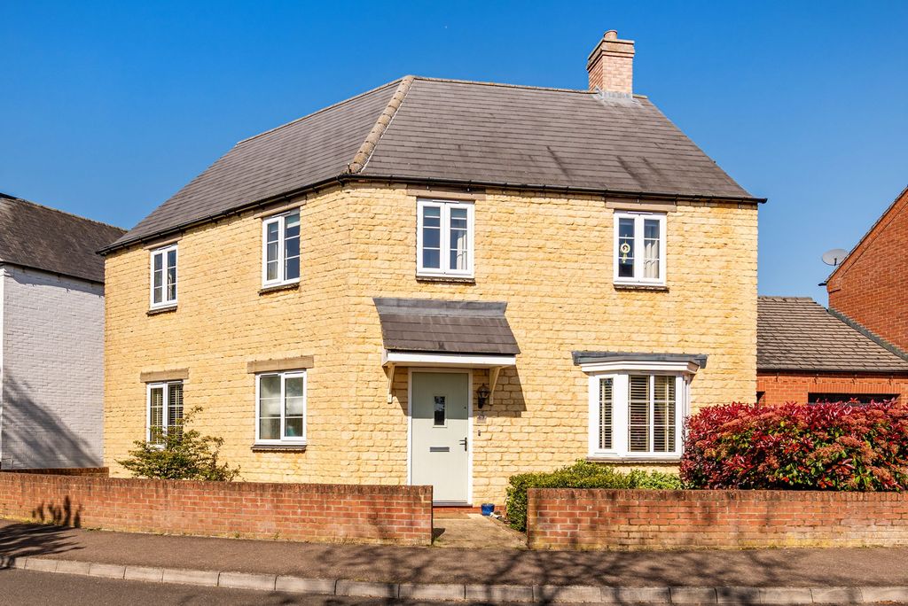 Property photo 1 of 33