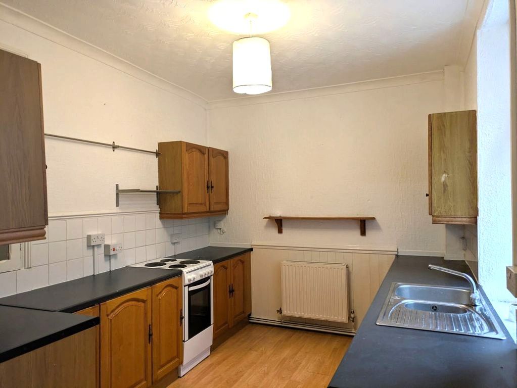 Property photo 3 of 9 Kitchen