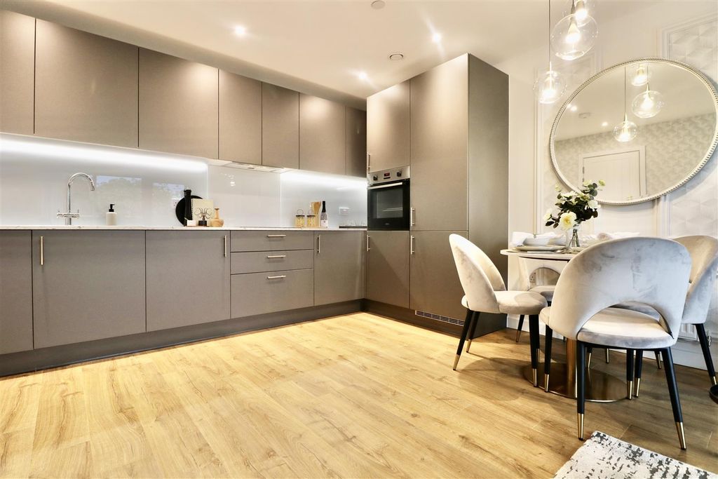 Property photo 1 of 13 Kitchen/Living Room