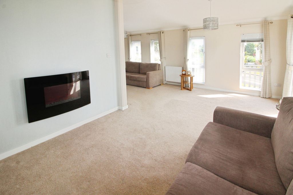 Property photo 2 of 18 Lounge Area.Jpg