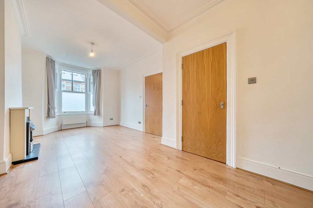 Property photo 3 of 23 Reception