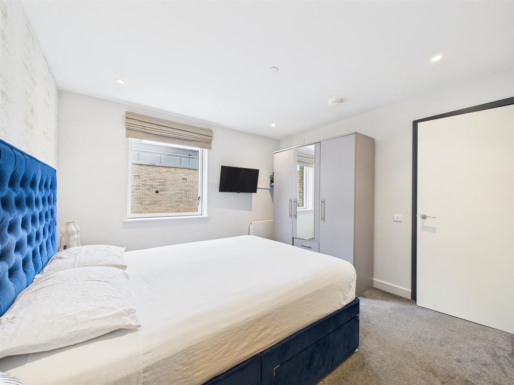 Property photo 3 of 20 Cam02885G0-Pr0466-Still003.Jpg