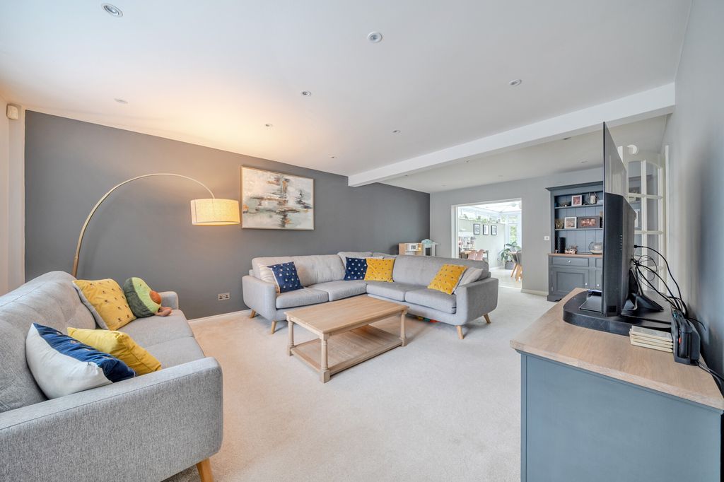 Property photo 2 of 16