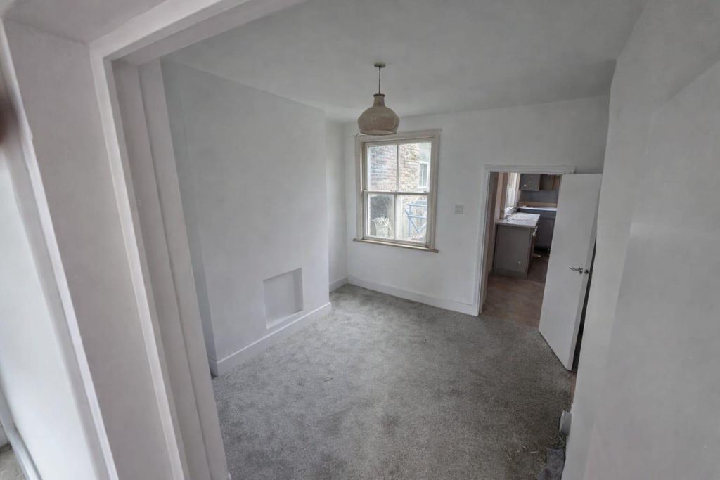 Property photo 2 of 11 8633893A-ee98-4c7F-Bd06-B07E87d32E15.Jpeg