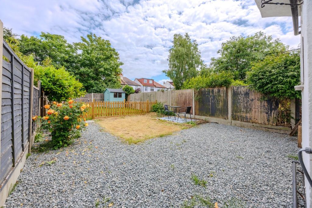 Property photo 3 of 16 Garden