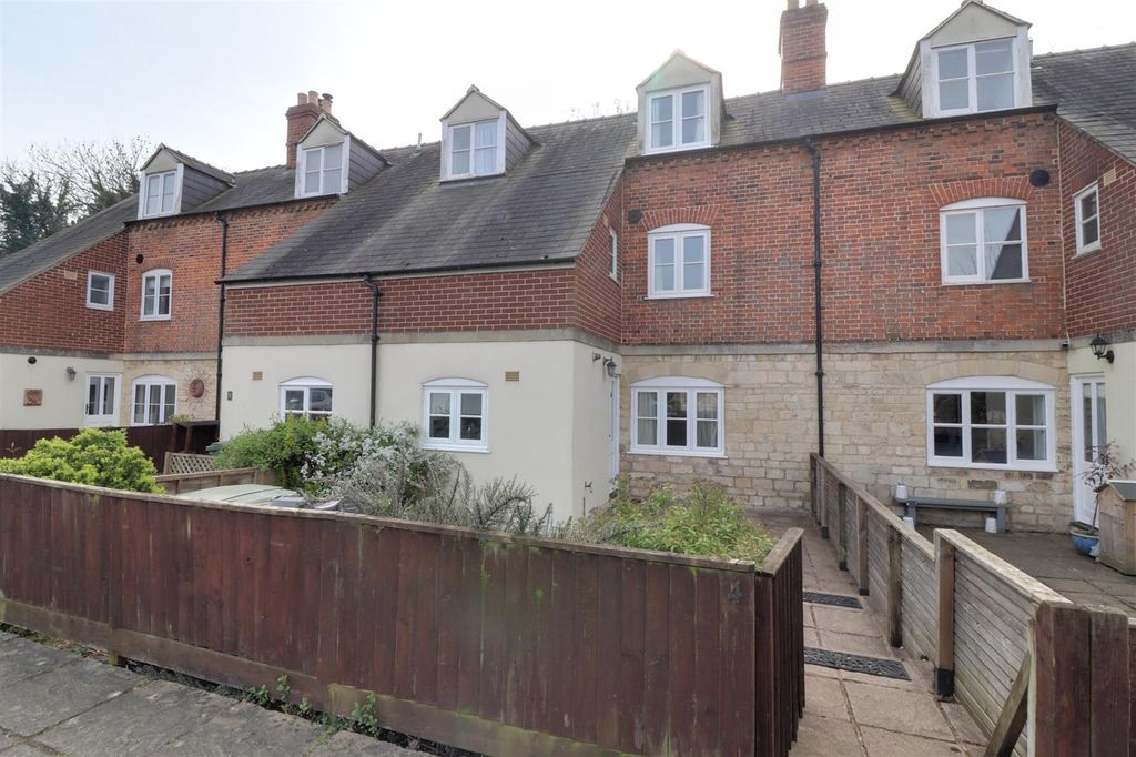 Property photo 3 of 11