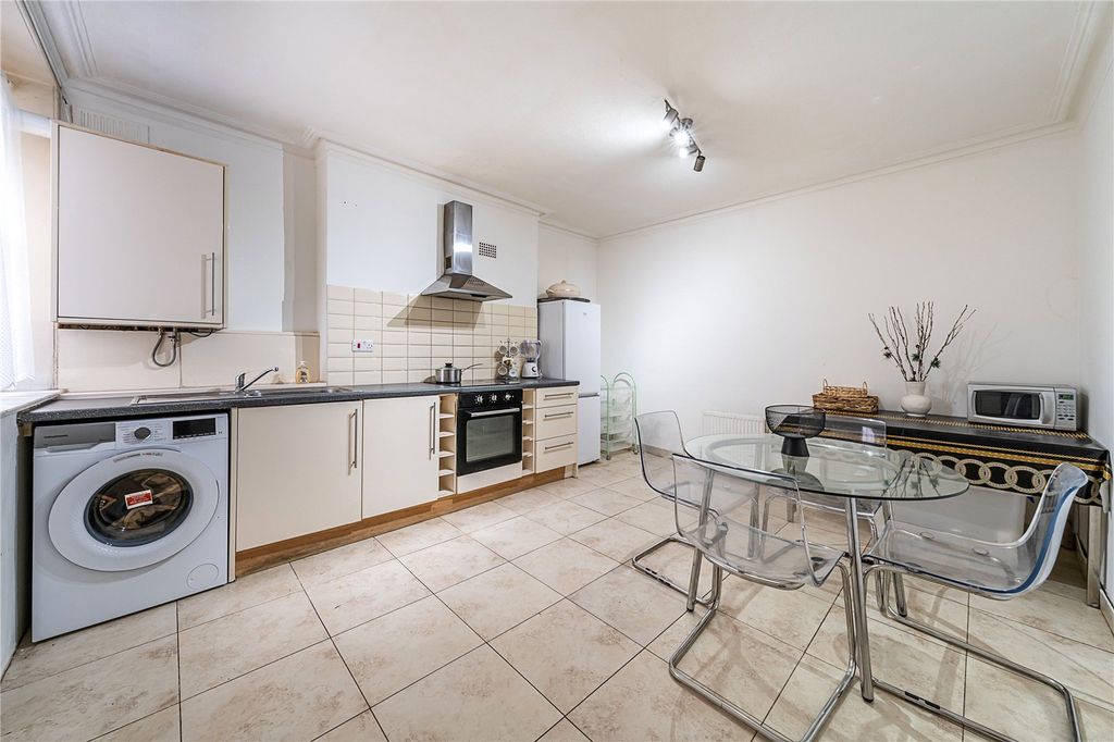 Property photo 3 of 12 Kitchen