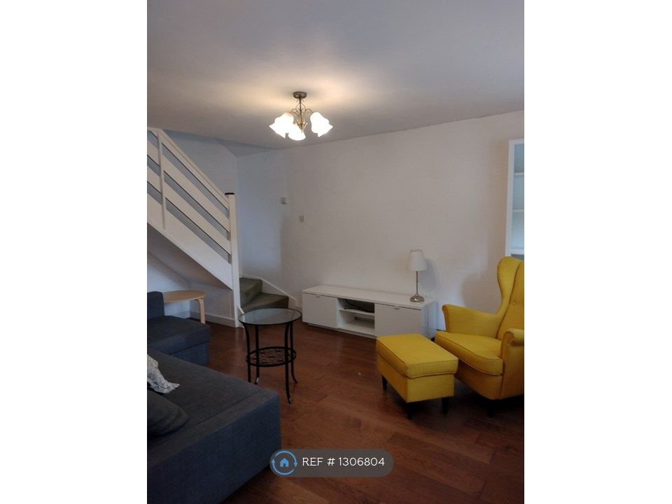 Property photo 2 of 10 Lounge
