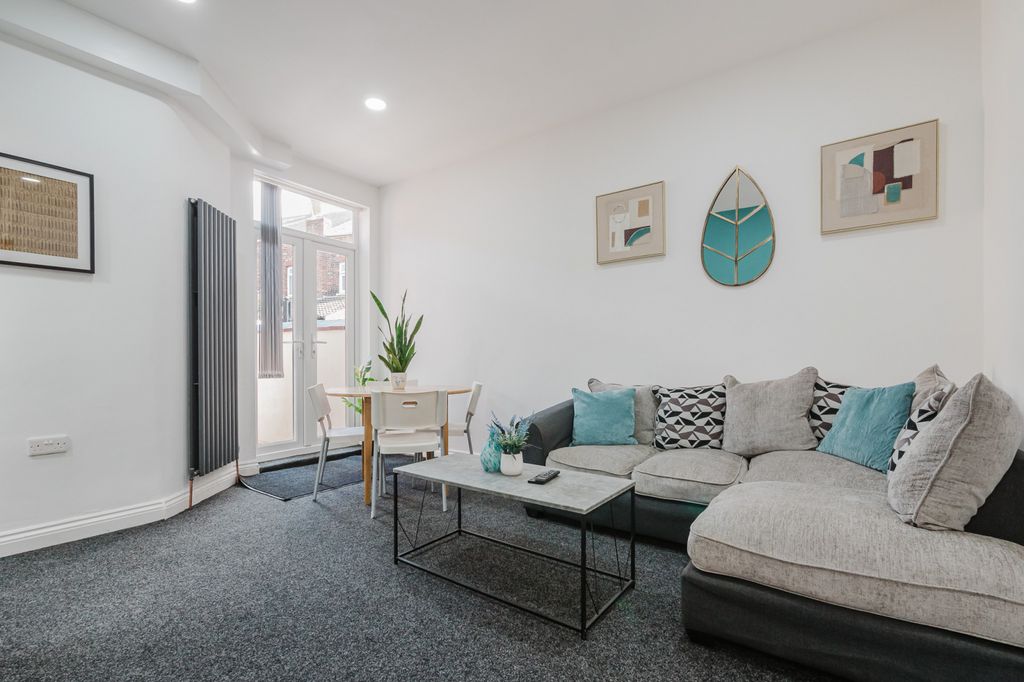 Property photo 2 of 23 Gallery