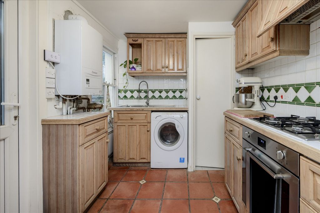 Property photo 3 of 6