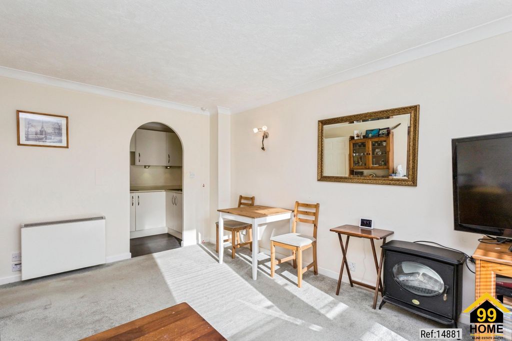 Property photo 1 of 14 Photo 0