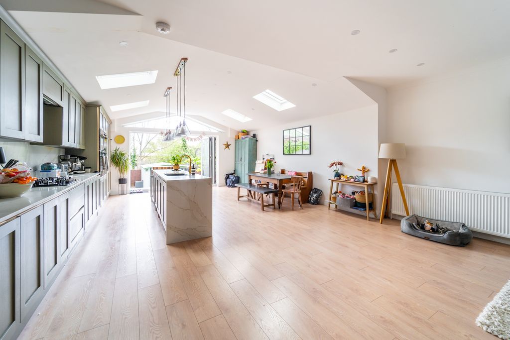 Property photo 1 of 18 Ndb05568