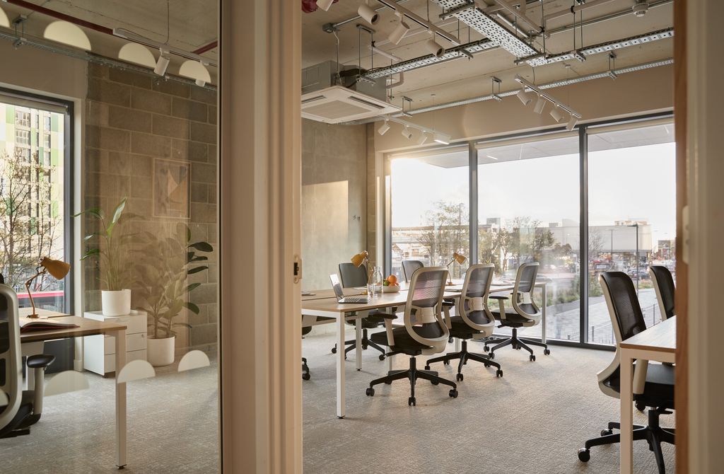 Property photo 2 of 14 16 Person Office