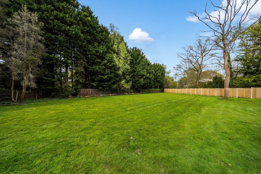 Property photo 2 of 24 Picture No. 82