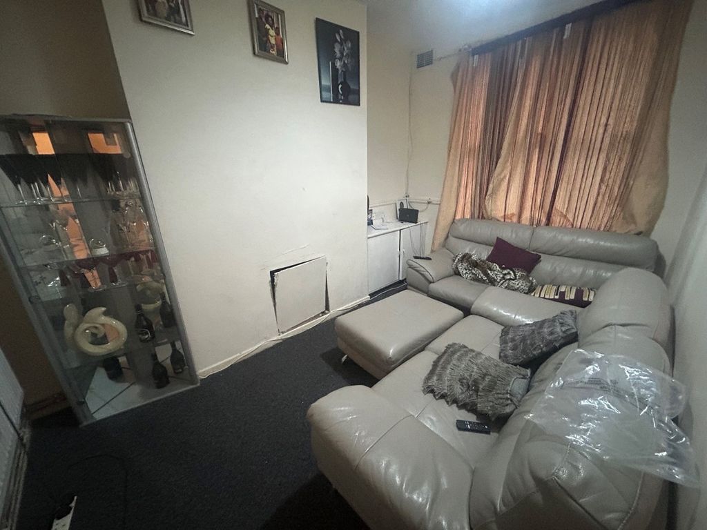 Property photo 2 of 4