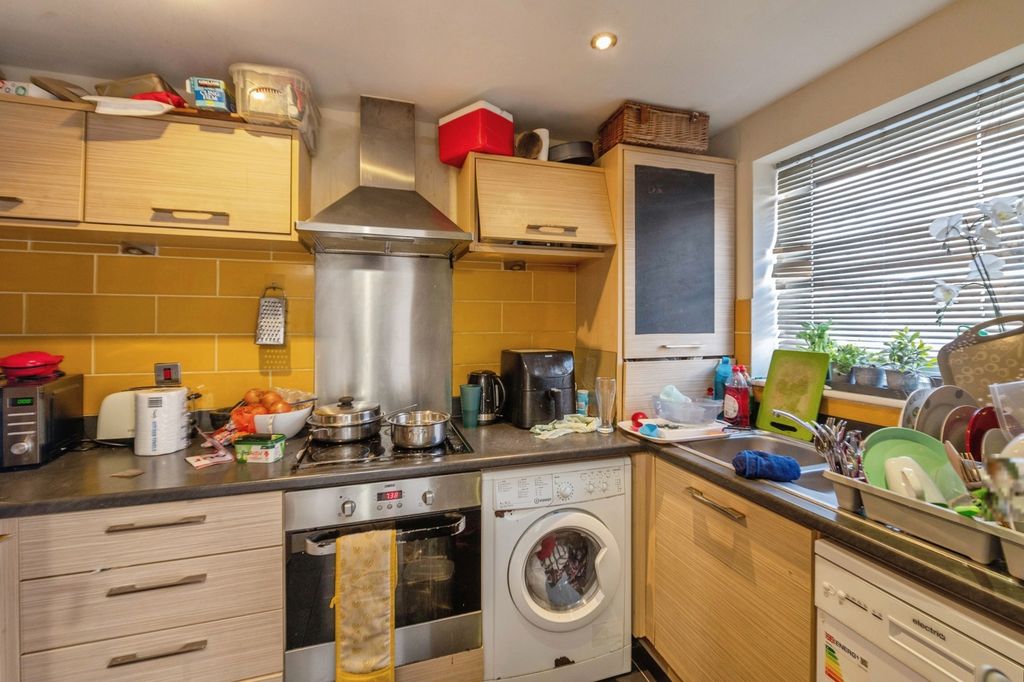 Property photo 2 of 16 Picture