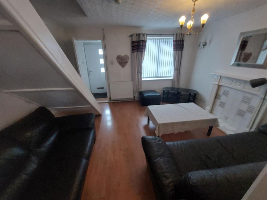 Property photo 2 of 12 0796086c-E8Cf-46c5-A426-A8F14A1Aa2d7.Jpg