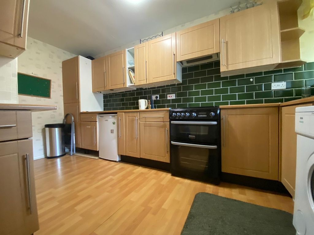 Additional image 4 of 3 bed flat to rentSt. Cecilia Close, Kidderminster DY10