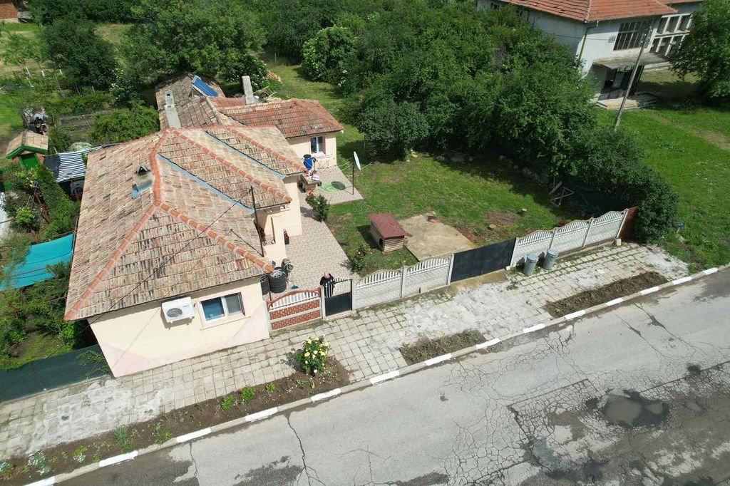 Property photo 2 of 5