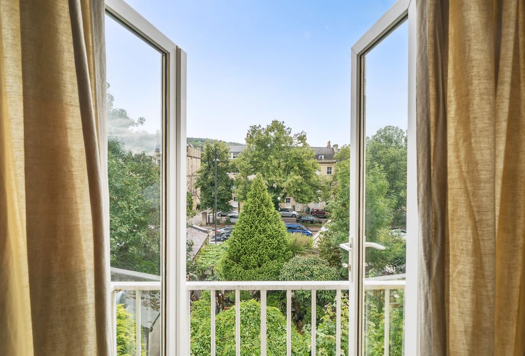 Property photo 1 of 12 Balcony