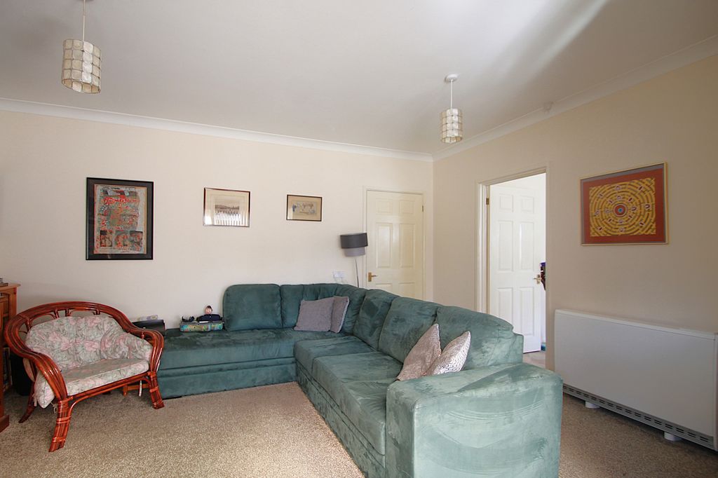 Property photo 3 of 20 Living Room
