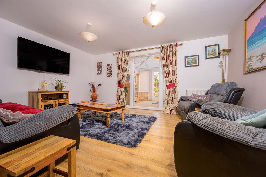 Property photo 3 of 13