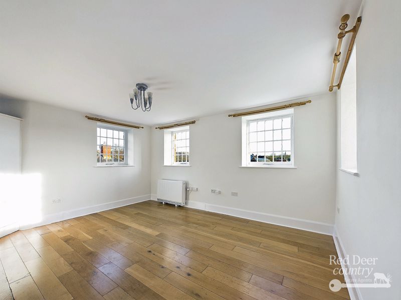 Property photo 3 of 9 Sitting/Dining Room