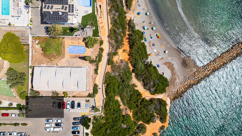 Property photo 2 of 23