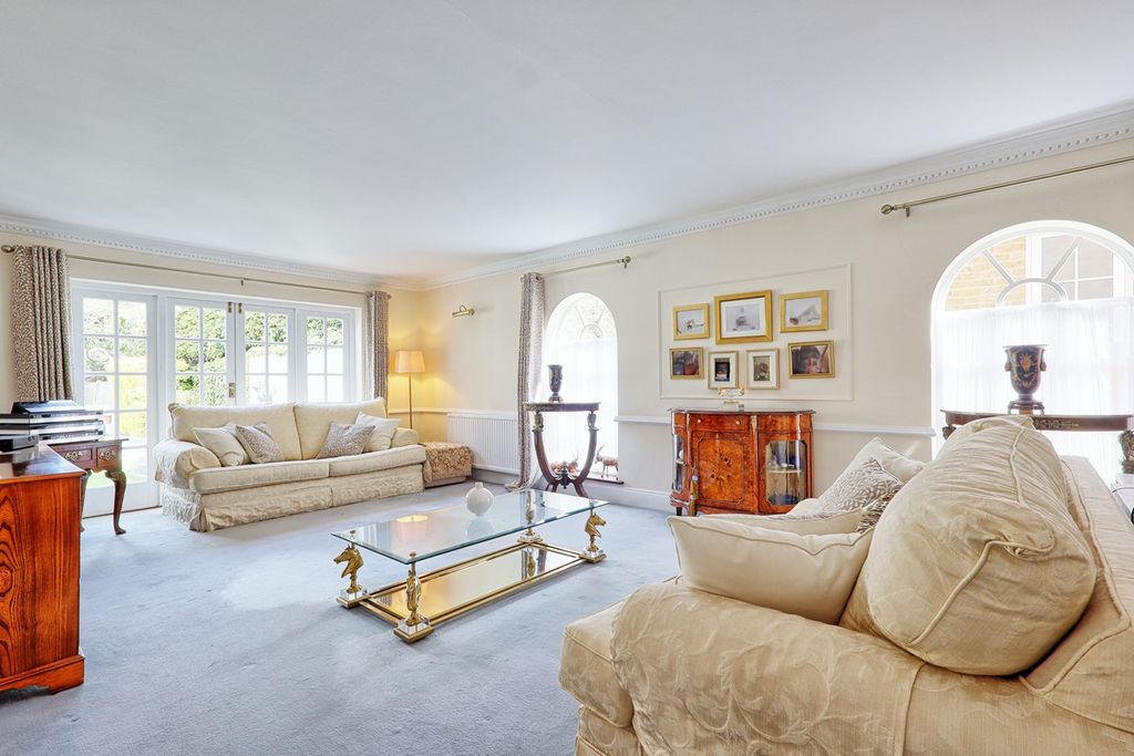 Property photo 3 of 35